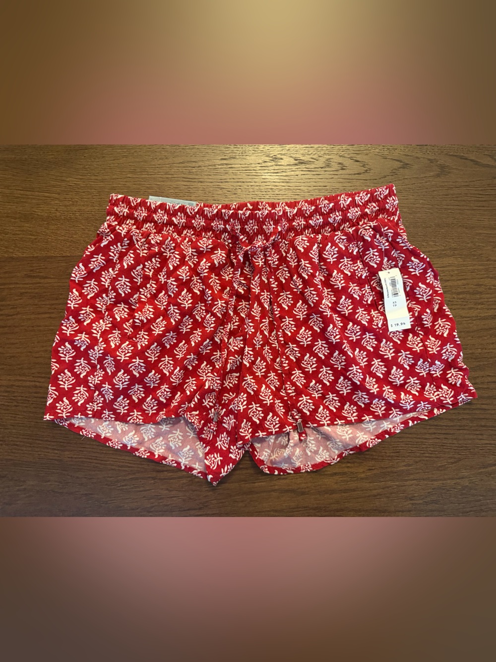 NWT Old Navy Red and White Floral Print Women's Shorts